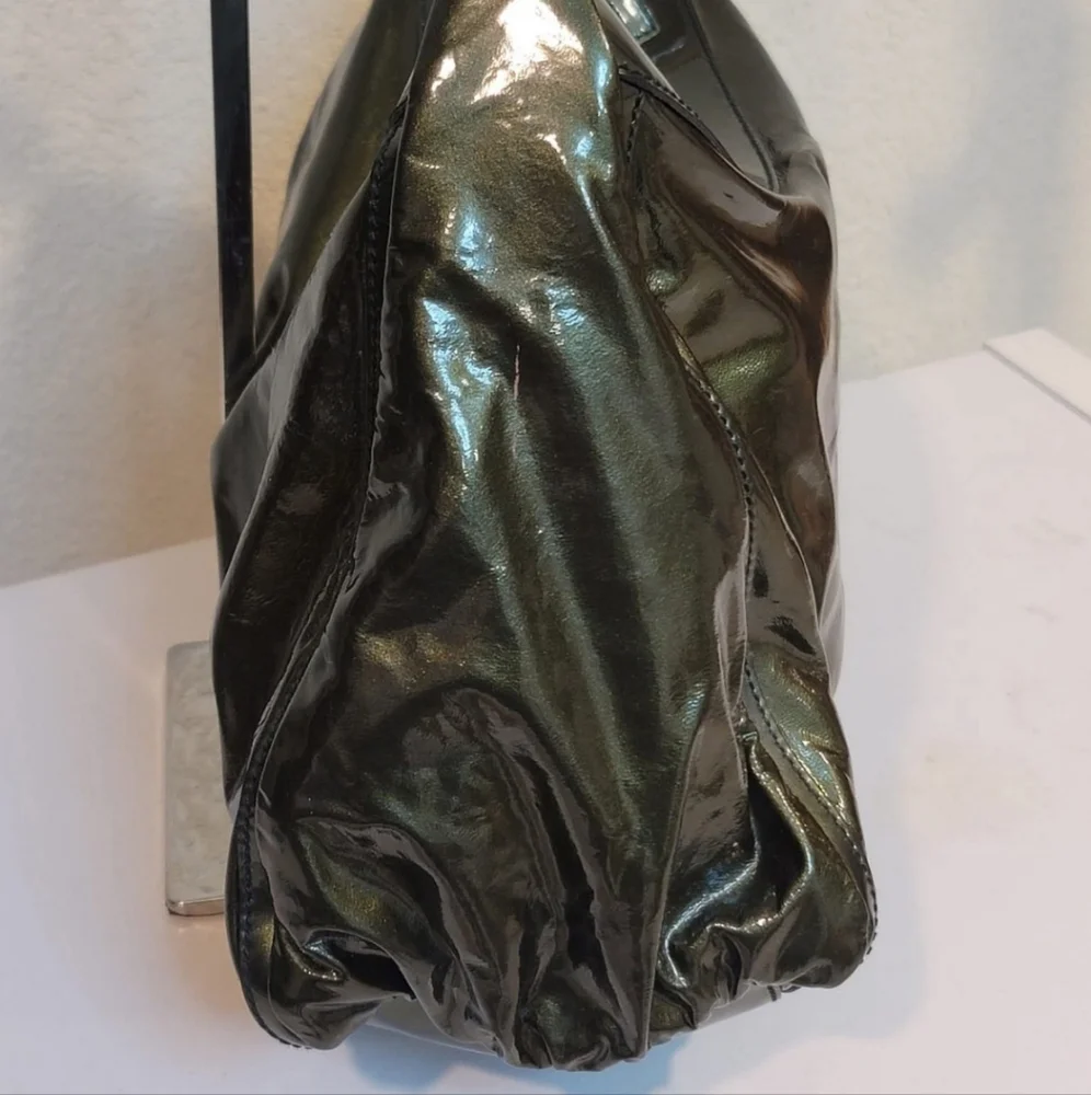 Gucci Patent Green Shoulder Bag/ Handbag - Picture 5 of 11